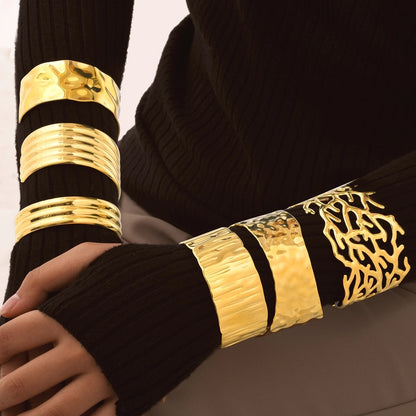 Retro Classic Style C Shape 304 Stainless Steel 18K Gold Plated Cuff Bracelets Wide Bracelet In Bulk