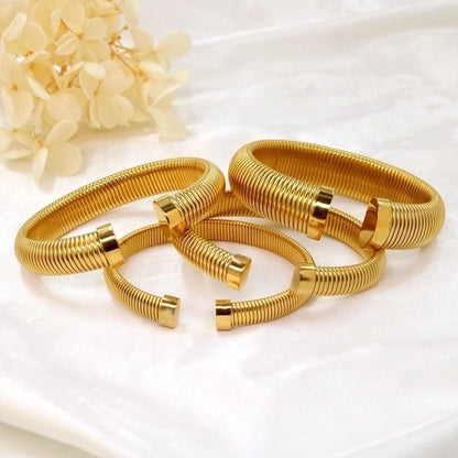 Simple Style Classic Style Solid Color 304 Stainless Steel 18K Gold Plated Bangle In Bulk