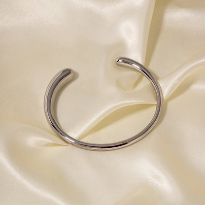 Simple Style Solid Color Stainless Steel Cuff Bracelets In Bulk